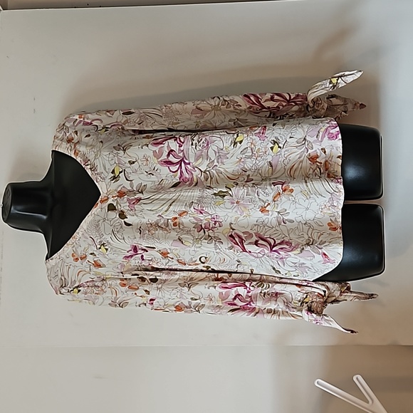 Anthropology Maeve Pernille Floral Tie Sleeve Blouse - Picture 2 of 8